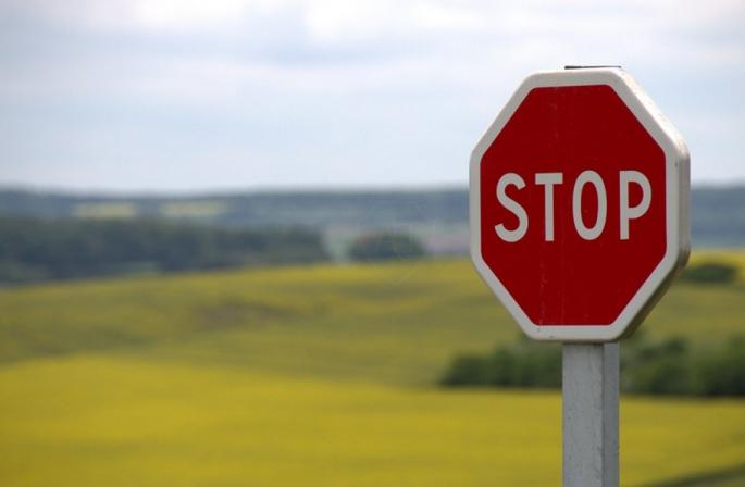 Die Verkehrspolizei plant, die Größe der Verkehrszeichen im ganzen Land zu reduzieren Welche Art von neuen Zeichen
