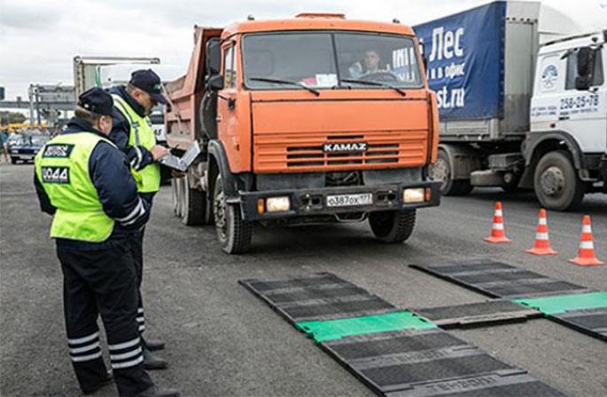 Jak obliczane jest obciążenie osi ciężarówki i jakie kary są przewidziane za przeciążenie Nowe kary za przeciążenie na osiach