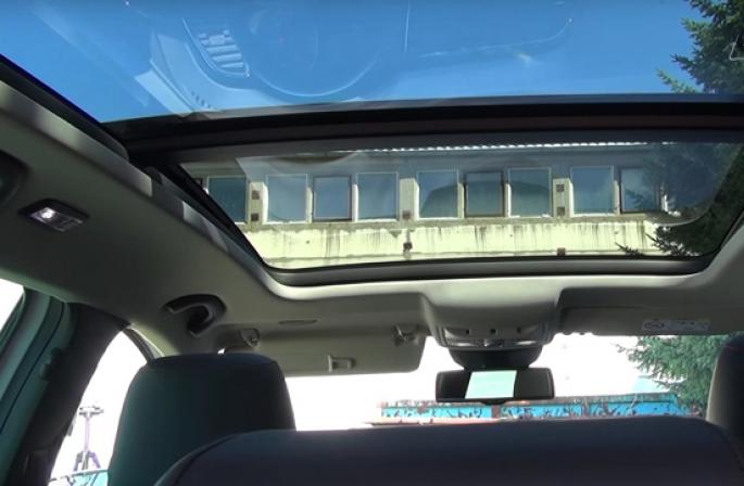 Jak działa dach panoramiczny w samochodzie?