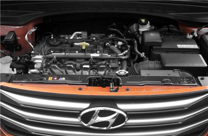 Hyundai Creta zmienia oleje i płyny techniczne, które mówią programistom