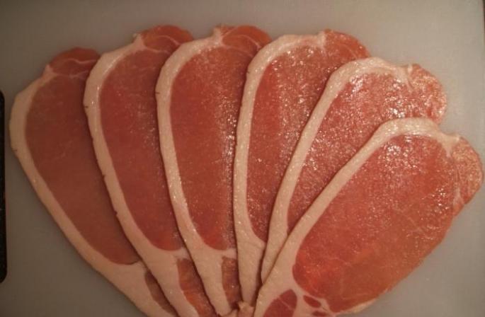 كيف لطهي لحم الخنزير المقدد في المنزل